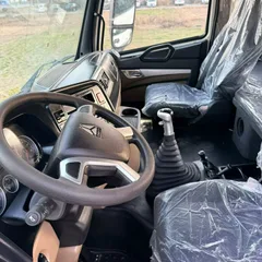 SINOTRUK HOWO NX 6x4 Tractor Truck