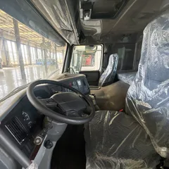 SINOTRUK HOWO 4x2 380HP Tractor Truck