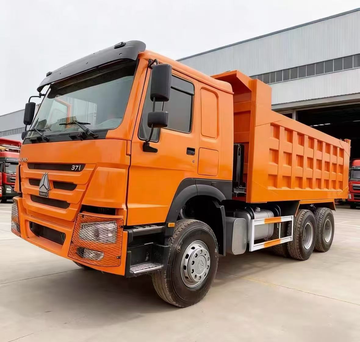 Used Sinotruk Howo Dump Truck 371HP, 6x4 10-wheel & 8x4 12-wheel Tipper In Stock
