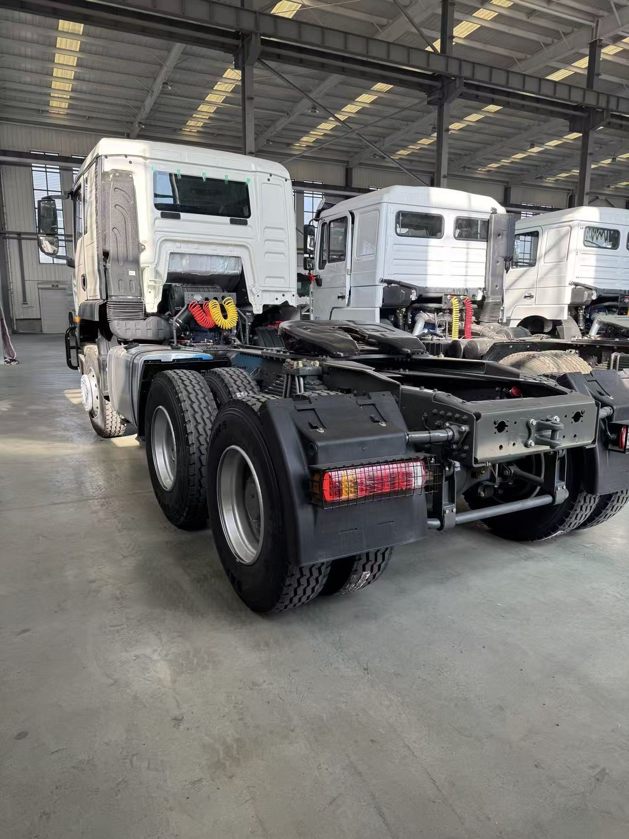 SINOTRUK HOWO TX 6×4 Tractor Truck