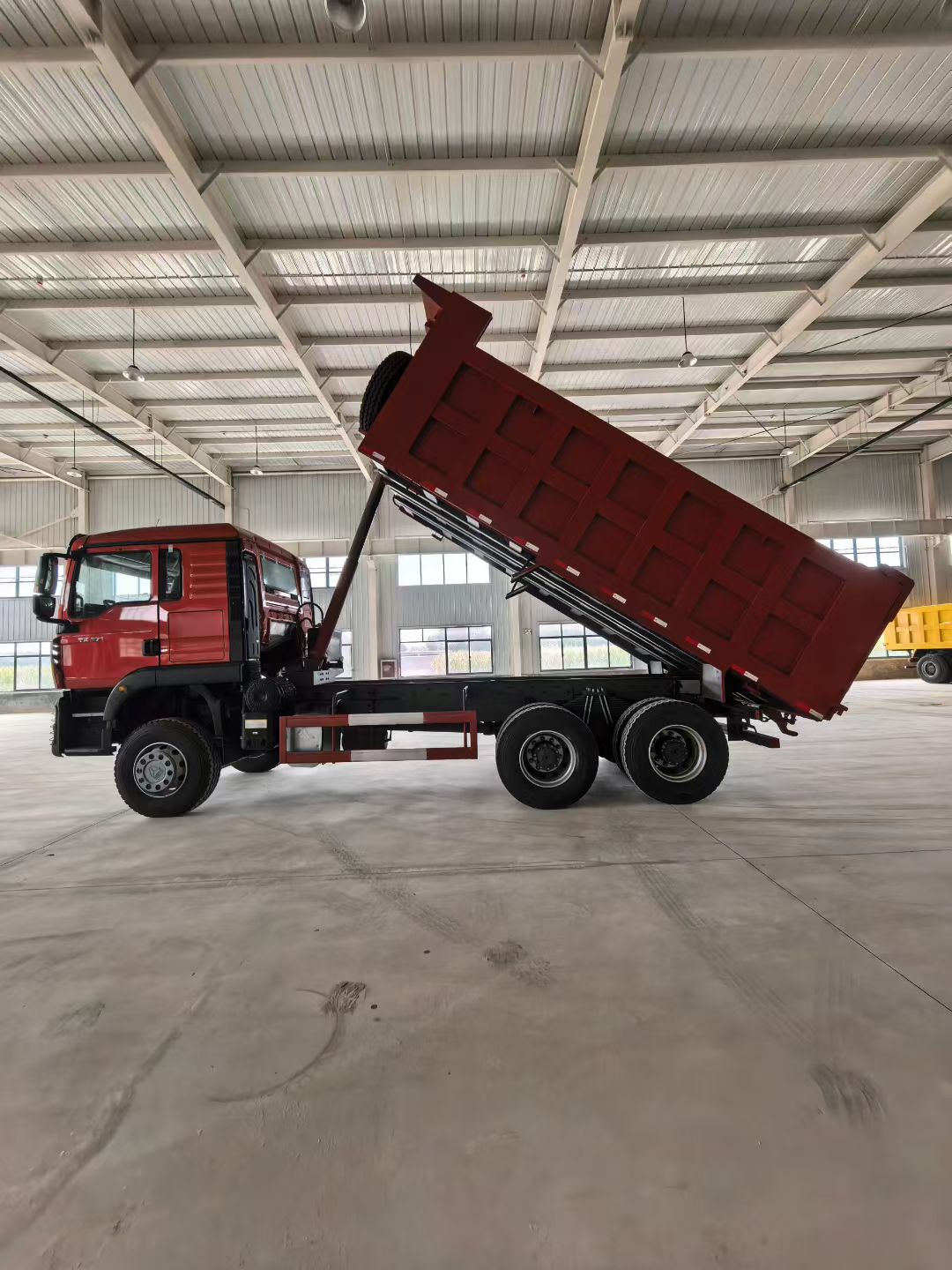 SINOTRUK HOWO TX7 6×4 Tipper Dump Truck