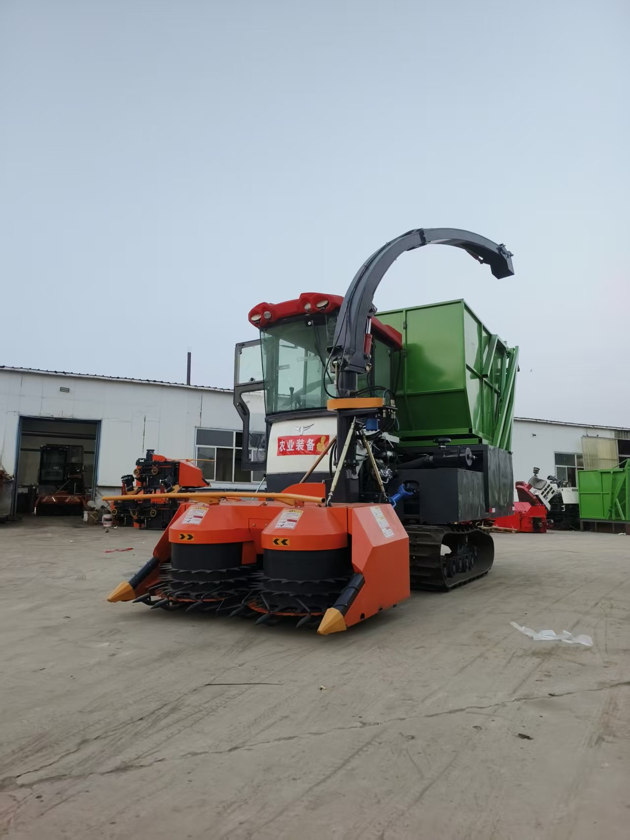 Fully Automatic Crawler Corn Silage Harvester, Straw Crushing & Harvesting Machine