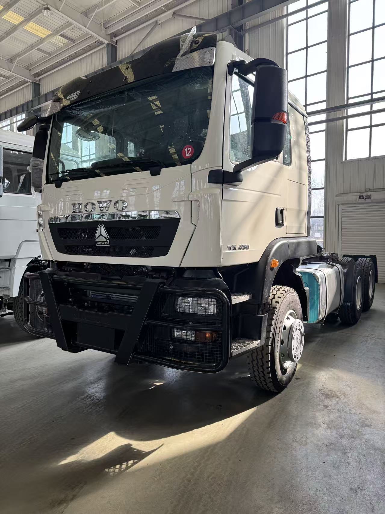 SINOTRUK HOWO TX 6×4 Tractor Truck