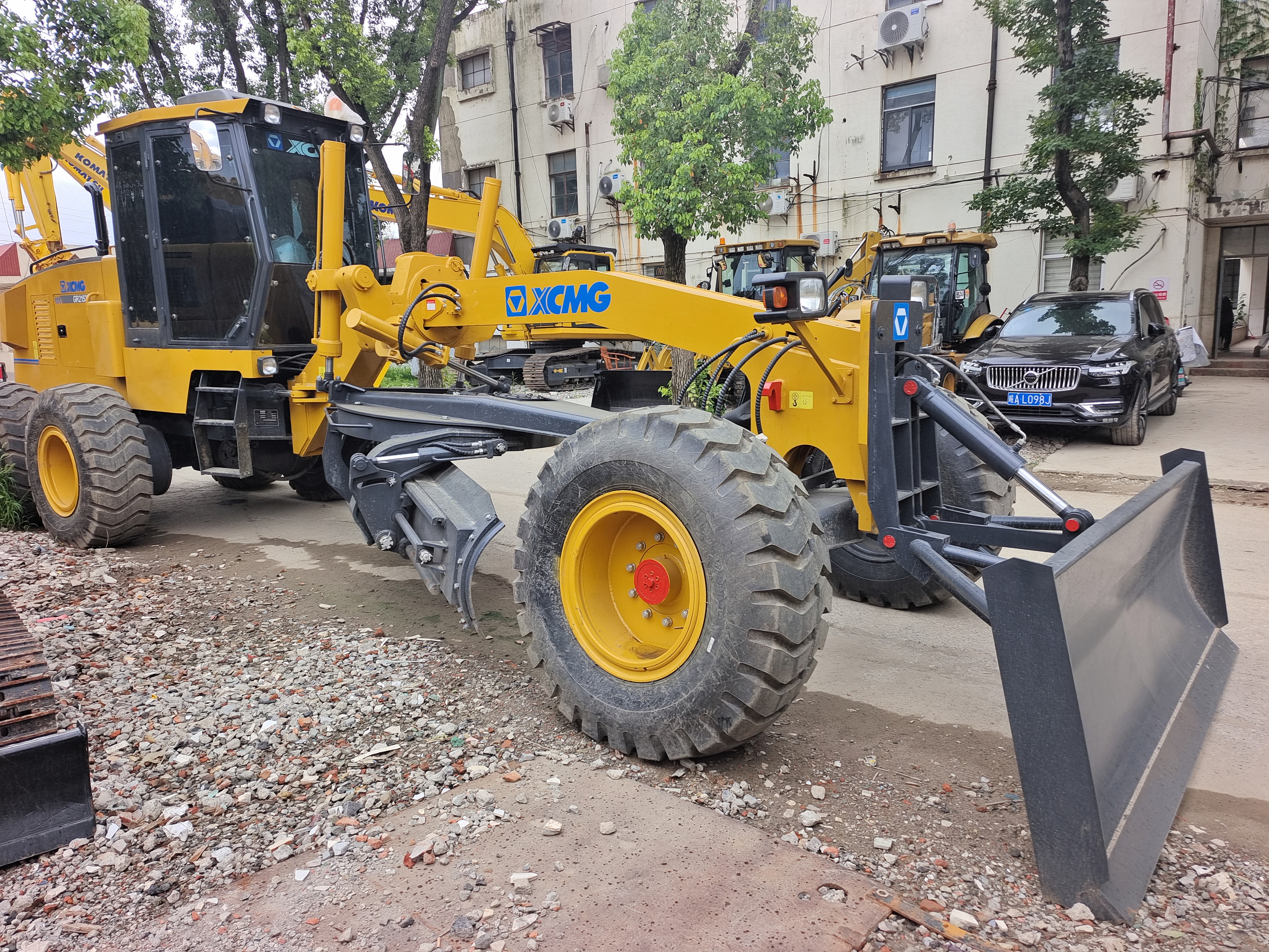 XCMG Brand Used 220HP Gr2153 Motor Graders Equipment China Tractor Road Wheel Motor Grader Price for Sale