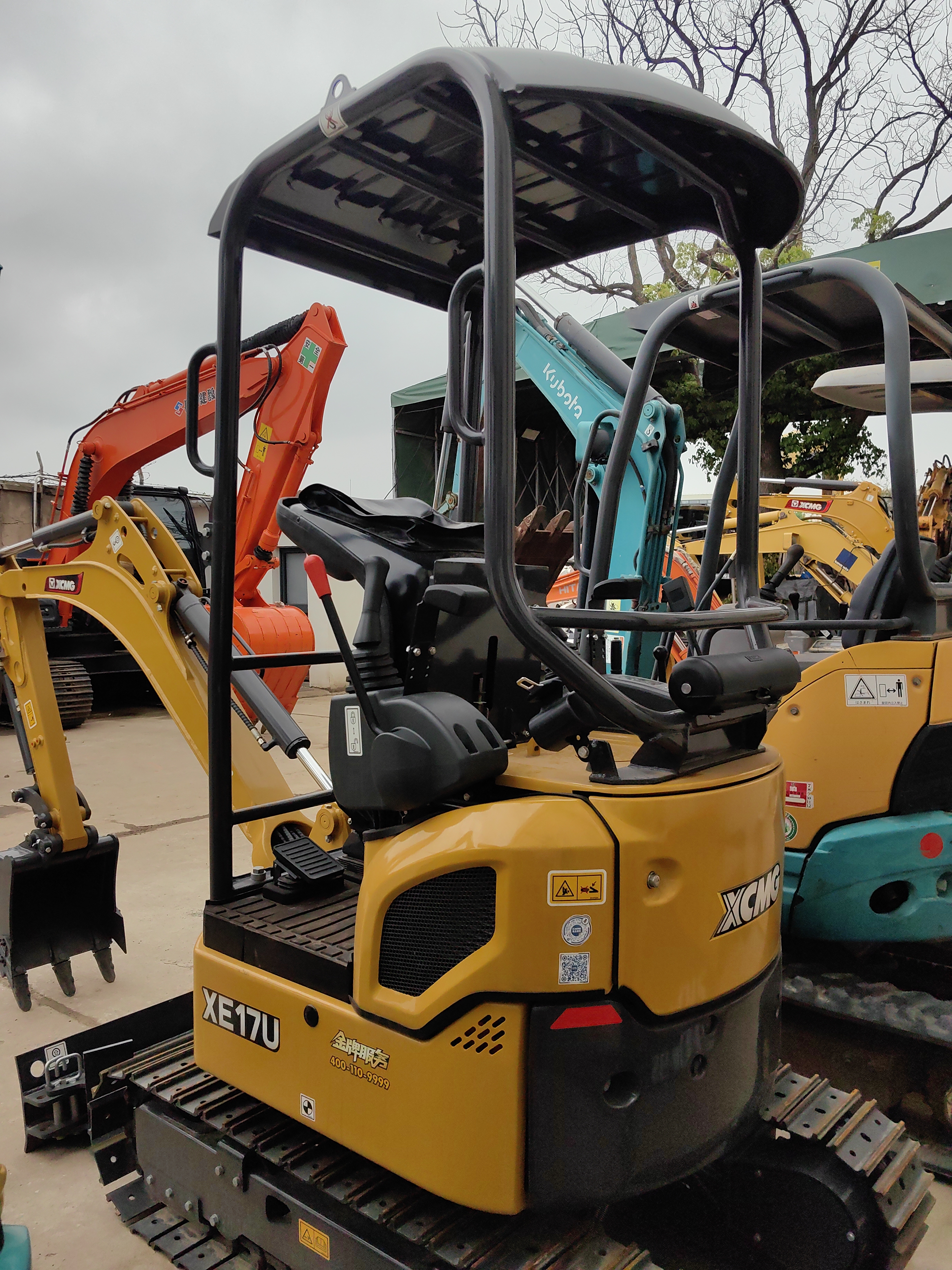 Chinese Brand XCMG XE 17 U-2  New Modle XCMG 17 27 60 75 Brand New Excavator with Powerful Engine in Stock on Sale