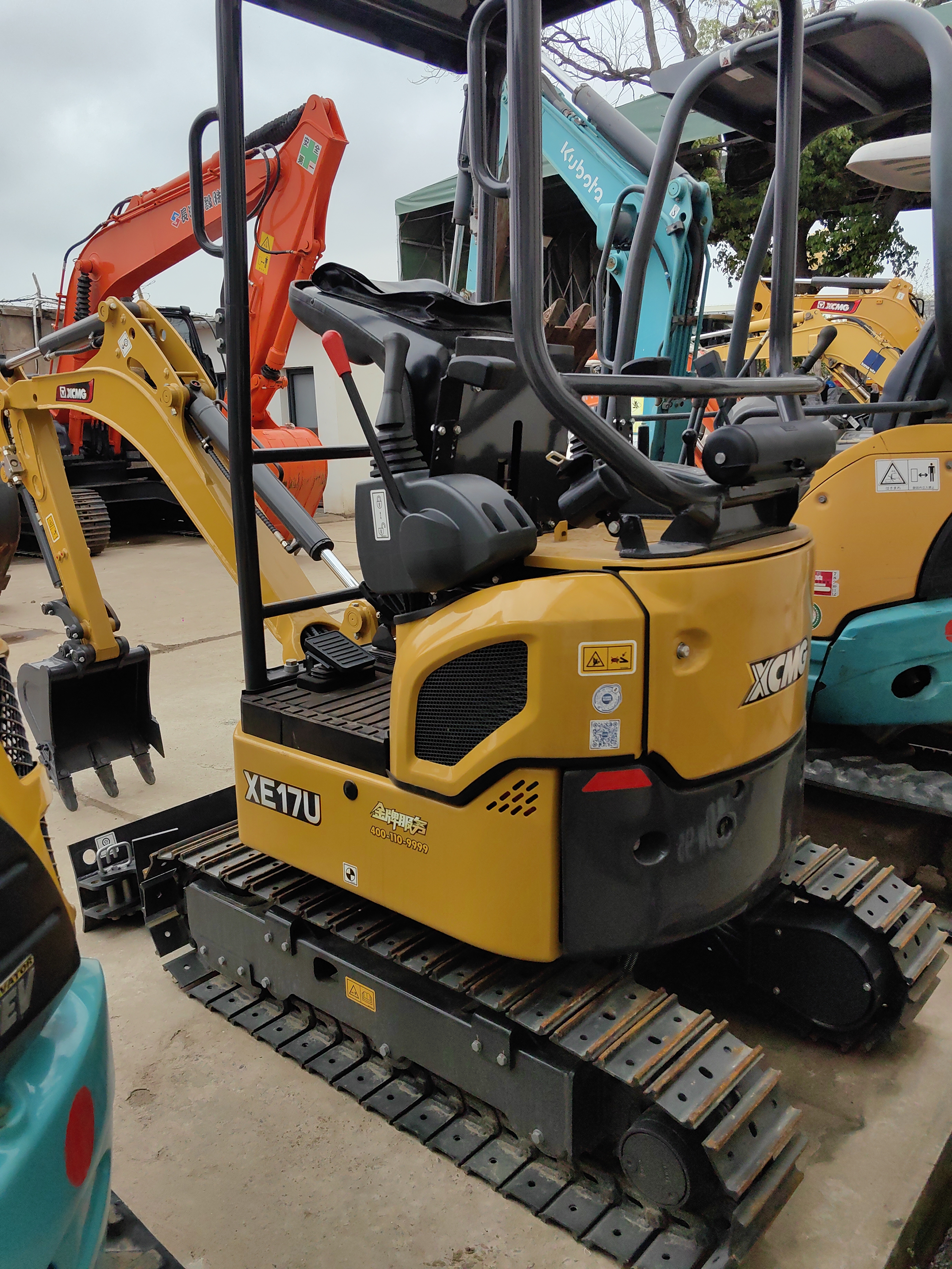 Chinese Brand XCMG XE 17 U-2  New Modle XCMG 17 27 60 75 Brand New Excavator with Powerful Engine in Stock on Sale