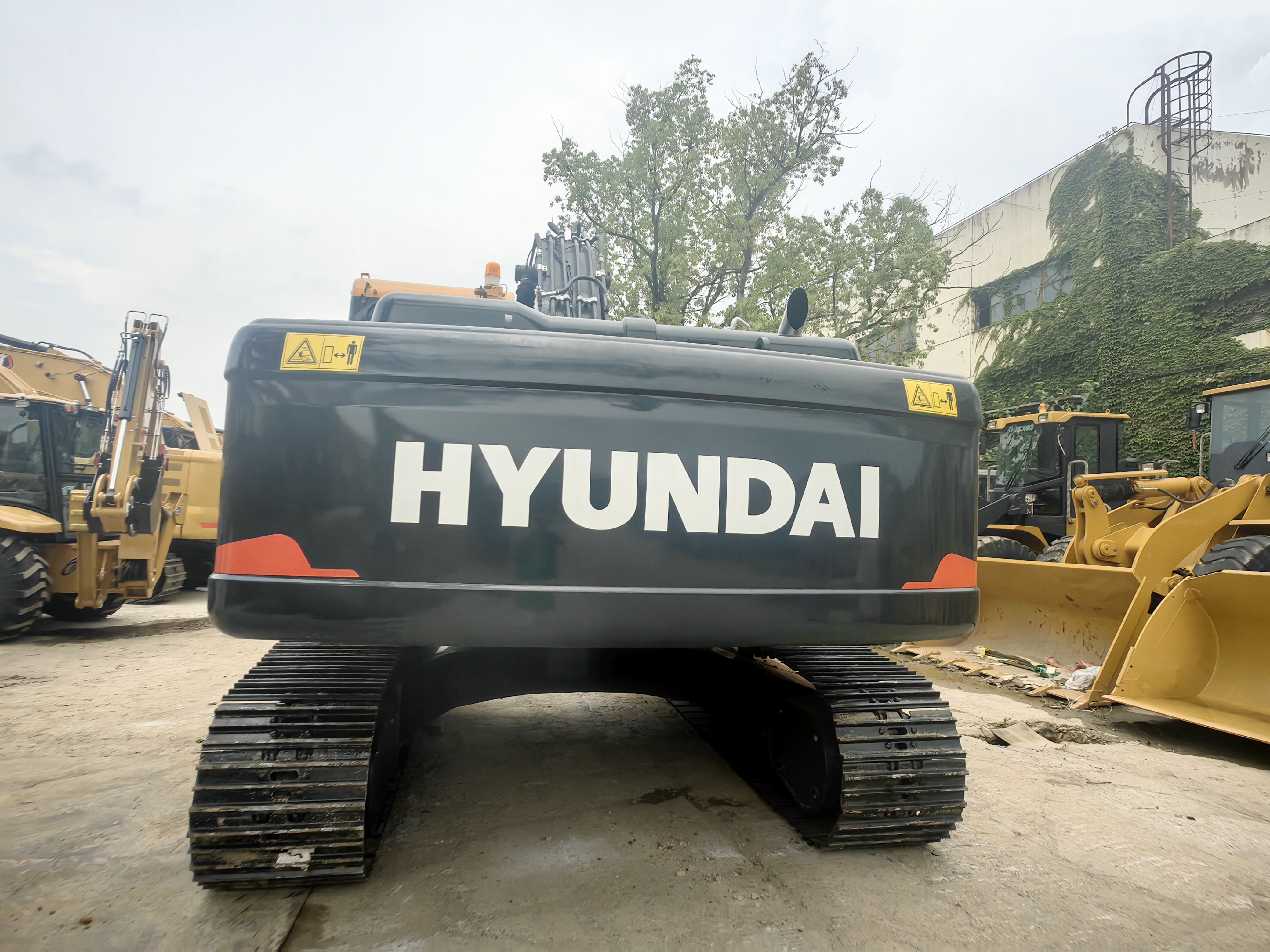 Original Used Hyundai 305 Crawler Excavator 30tons Model 305LC -9Tfor Sale
