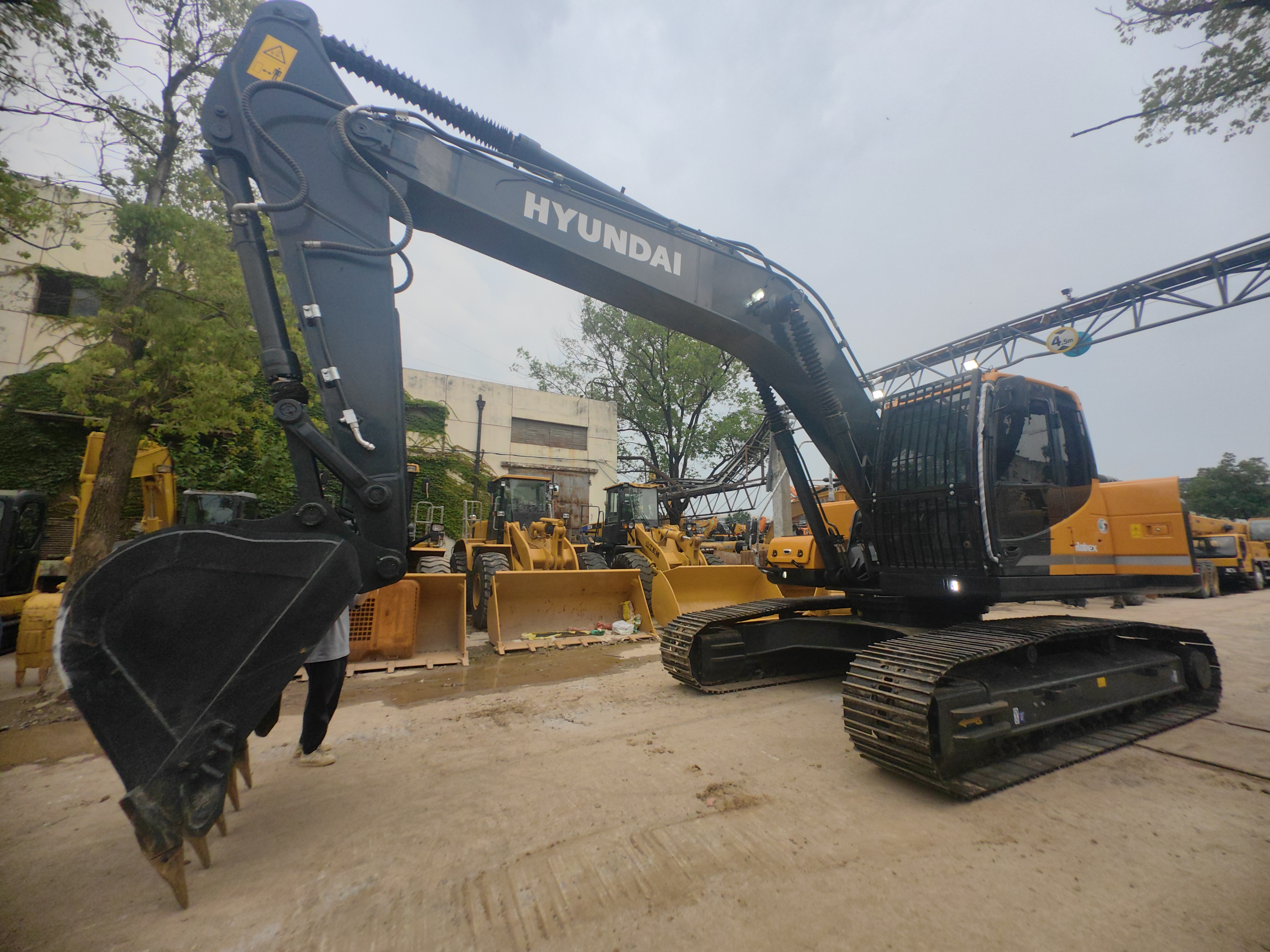 Original Used Hyundai 305 Crawler Excavator 30tons Model 305LC -9Tfor Sale