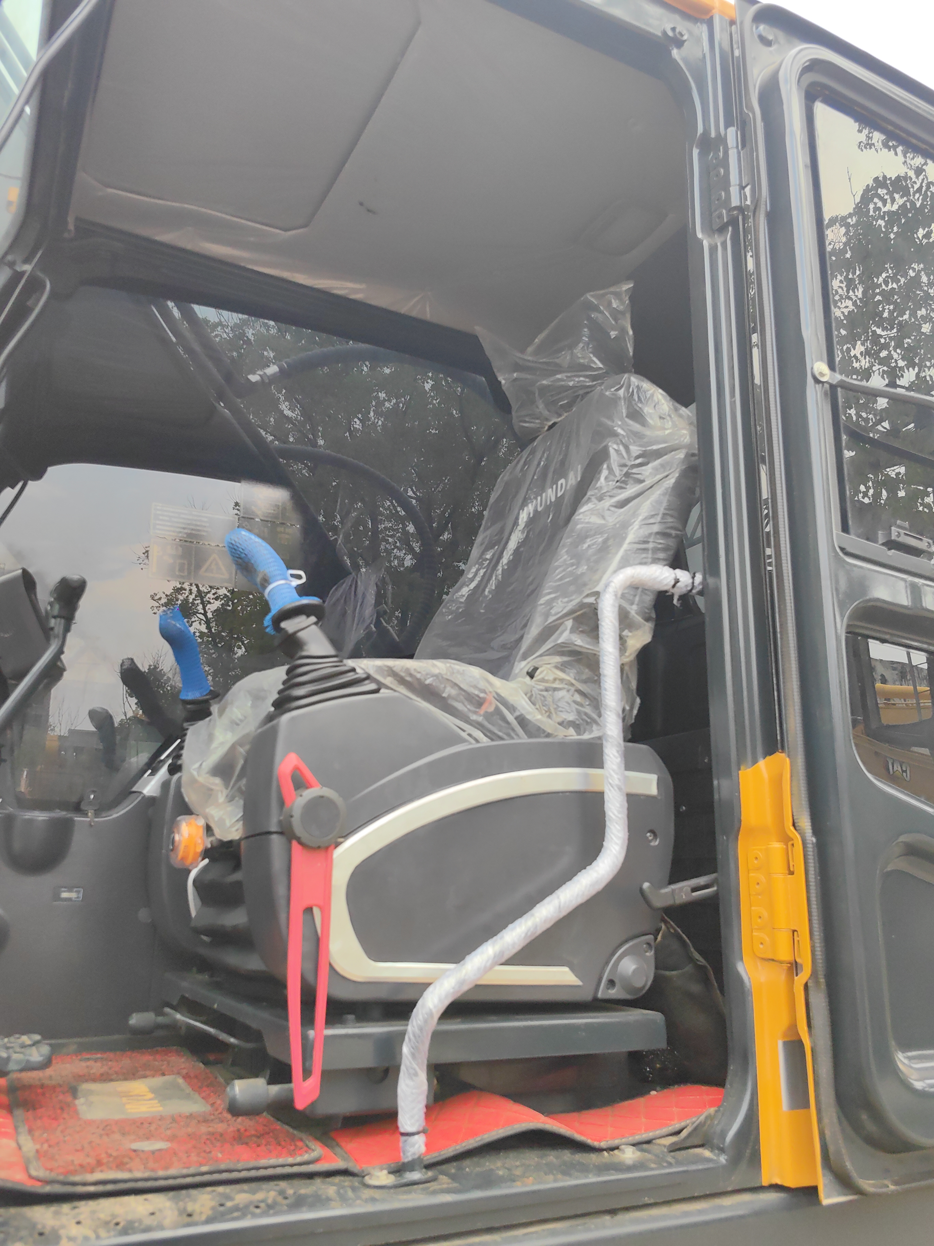 Original Used Hyundai 305 Crawler Excavator 30tons Model 305LC -9Tfor Sale