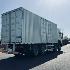 Sinotruk Howo 8×4 Box Cargo Truck