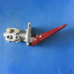 XCMG Air Brake Valve 800936505 XZ50-3514002 | Foot Brake Treadle Valve