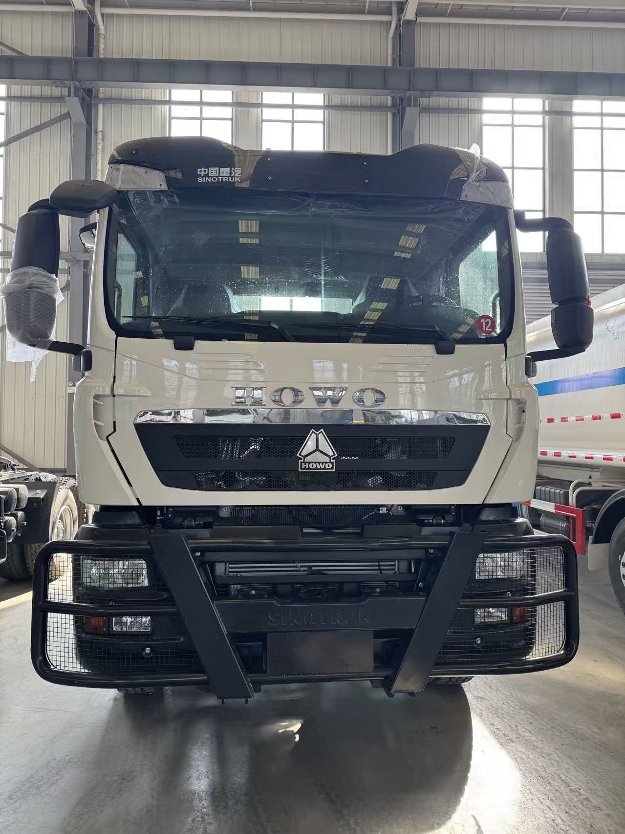 SINOTRUK HOWO TX 6×4 Tractor Truck