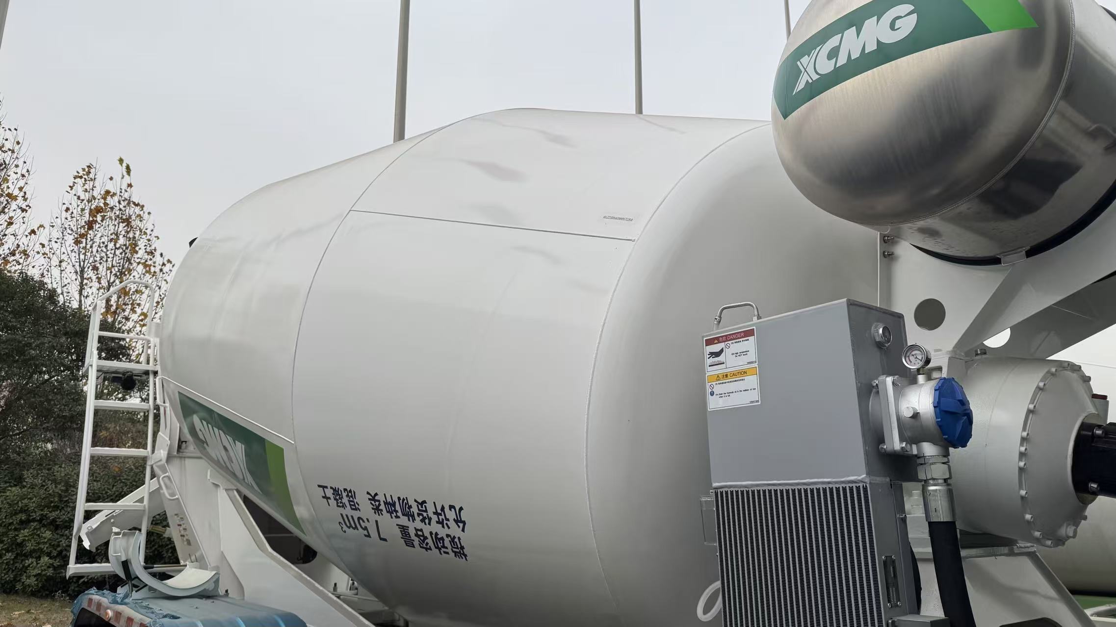 SINOTRUK HOWO TX 8×4 Concrete Mixer Truck (12CBM Mixer Drum)