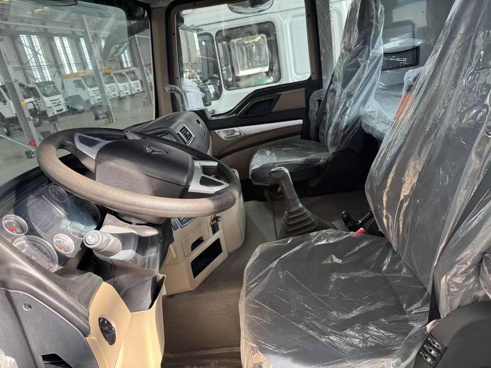 SINOTRUK HOWO TX 6×4 Tractor Truck