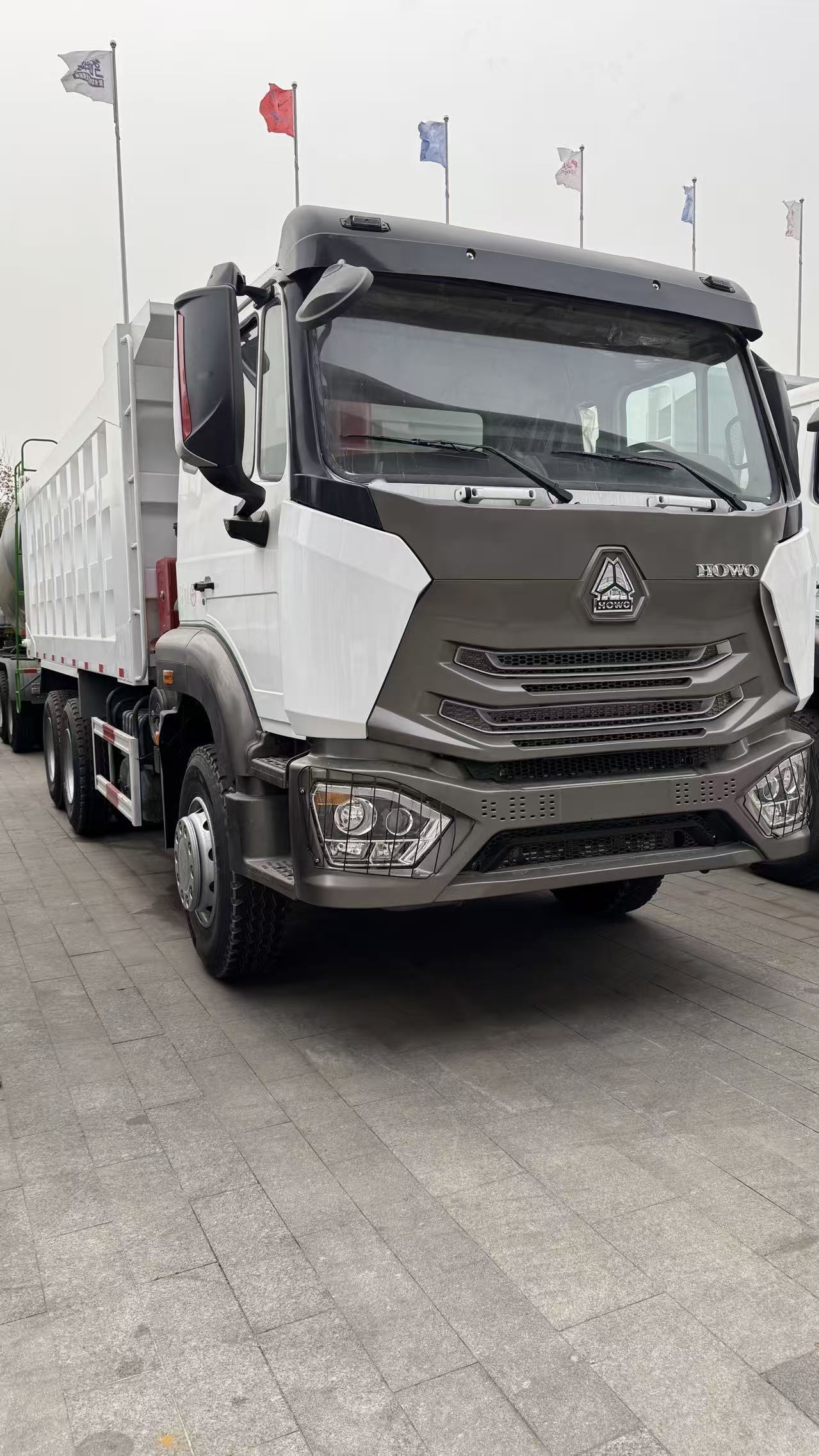 SINOTRUK HOWO E71 6×4 Dump Truck