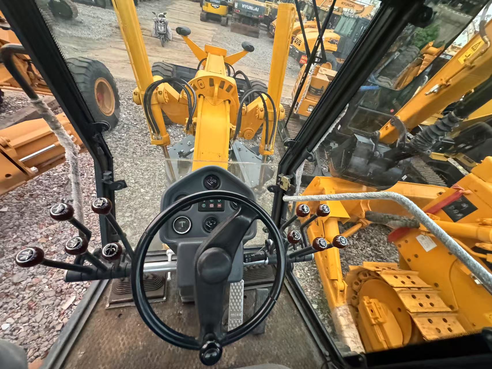 Low Price Used XCMG GR2153 in Shanghai for Sale