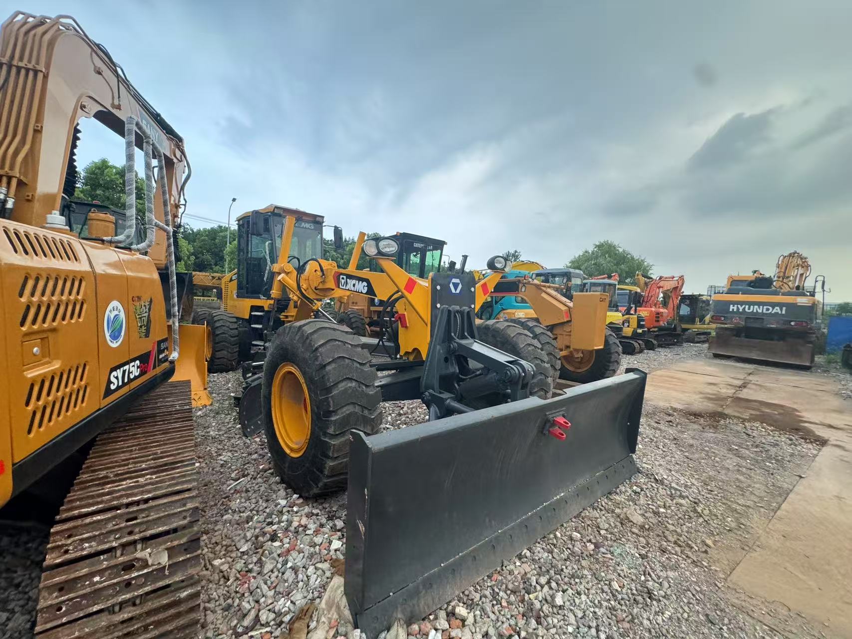 Low Price Used XCMG GR2153 in Shanghai for Sale