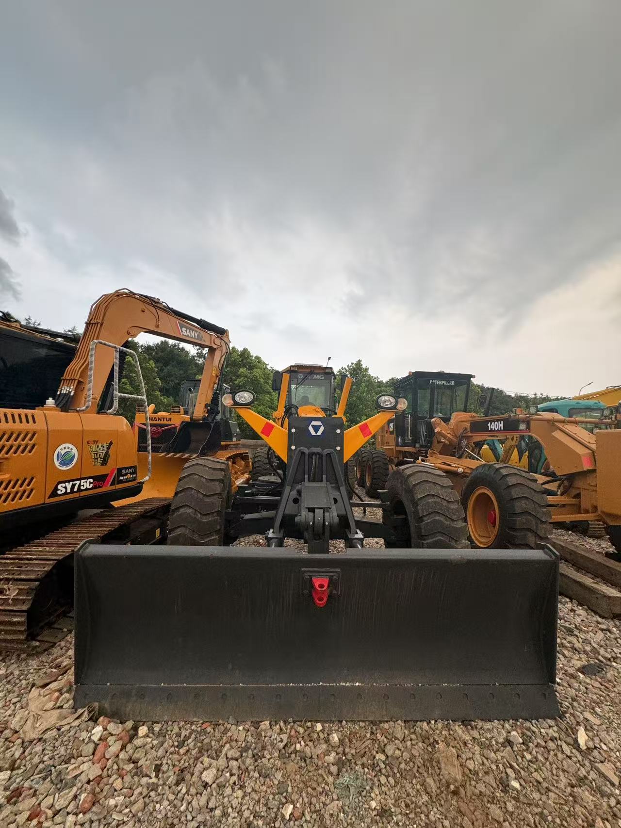Low Price Used XCMG GR2153 in Shanghai for Sale