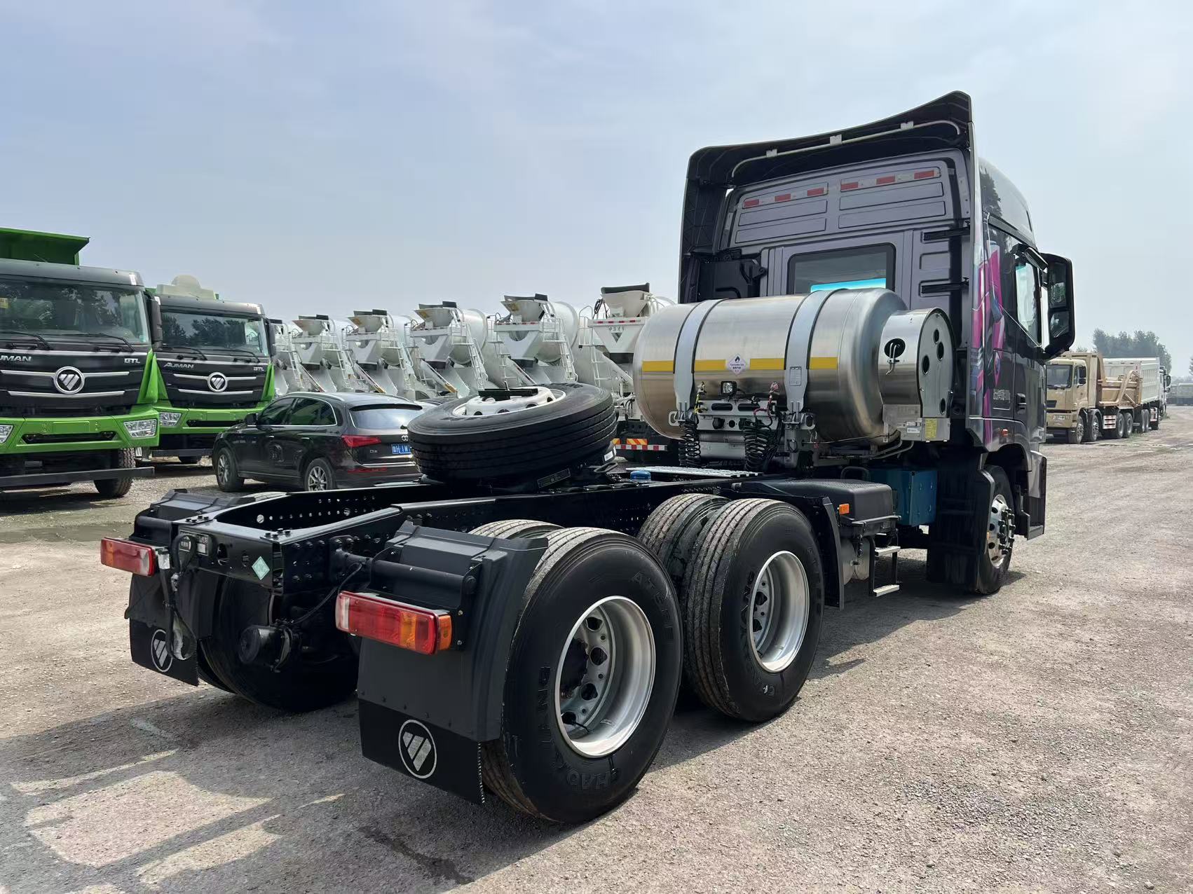 Foton Auman Xingyi LNG Tractor Unit