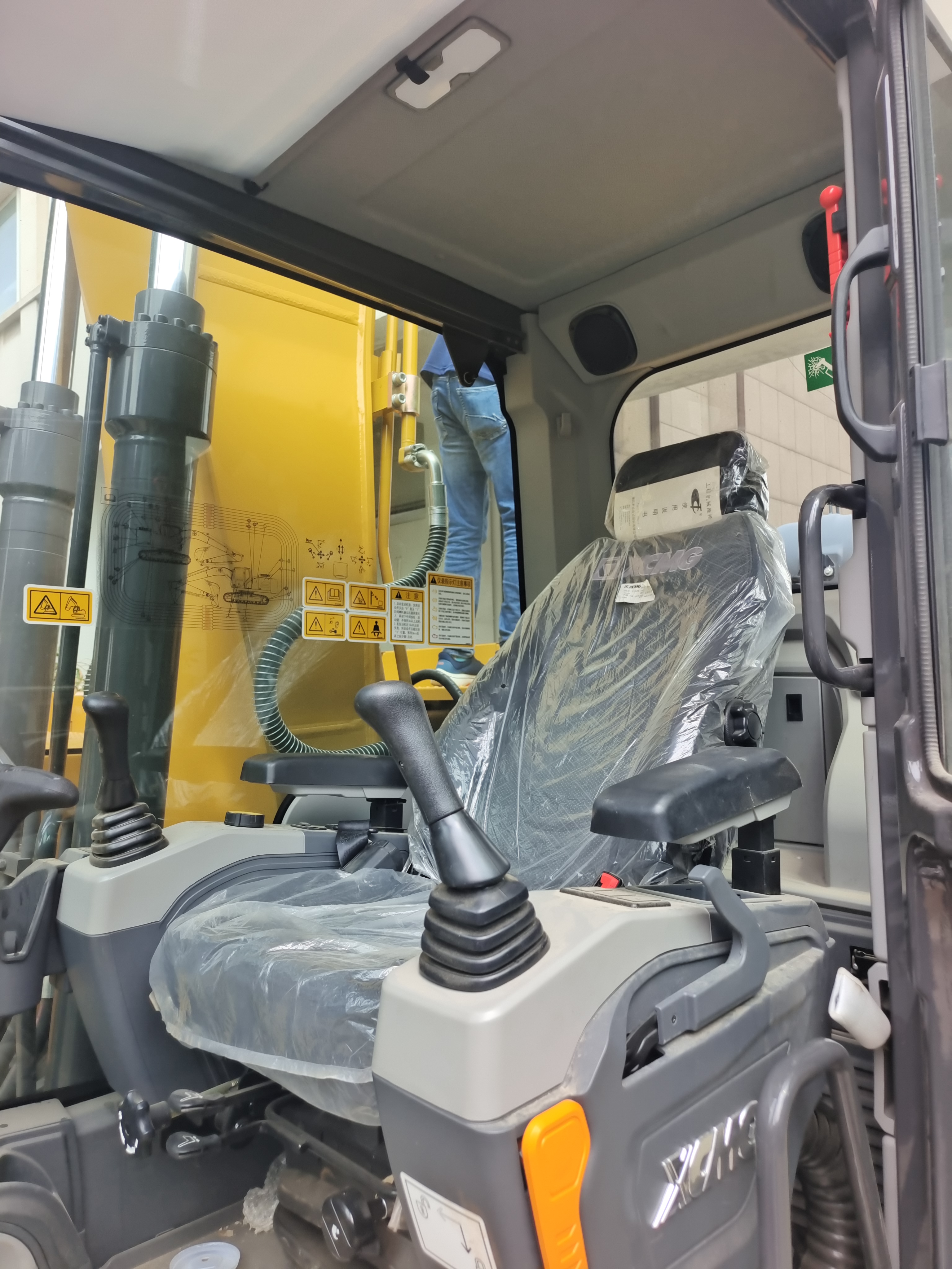 Brand New XCMG Xe215ga Crawler Excavator 8 Brake Wheels Original New Hydraulic Digger Construction Machinery for Sale