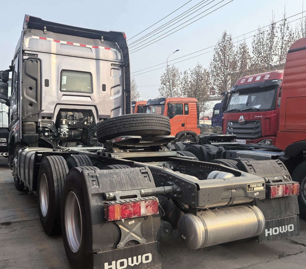 SINOTRUK HOWO MAX 6×4 high-end long-haul tractor truck head