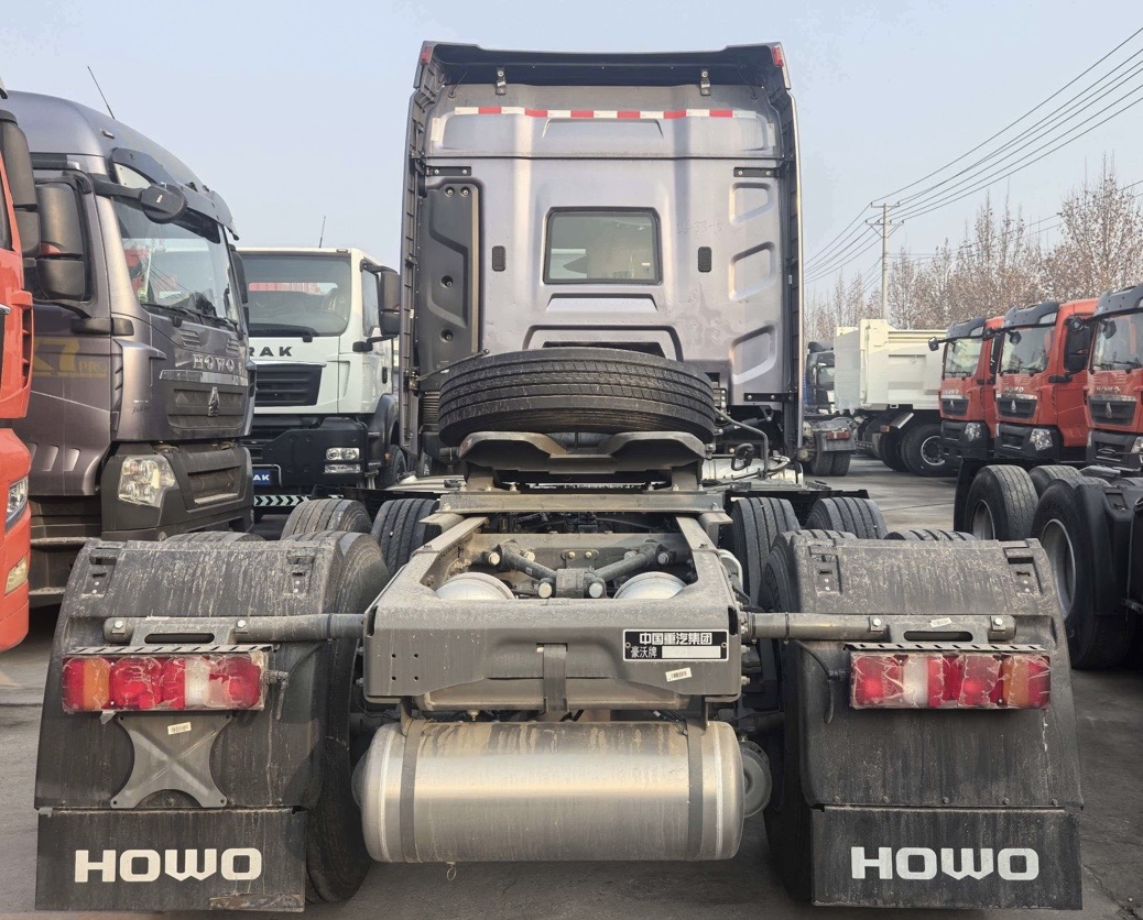 SINOTRUK HOWO MAX 6×4 high-end long-haul tractor truck head