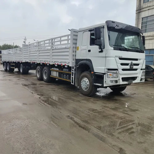 HOWO 6x4 Cargo Truck with Full Sidewall Stake Semi-trailer (One Tractor + One Stake Trailer Combination)