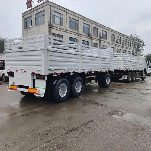 HOWO 6x4 Cargo Truck with Full Sidewall Stake Semi-trailer (One Tractor + One Stake Trailer Combination)