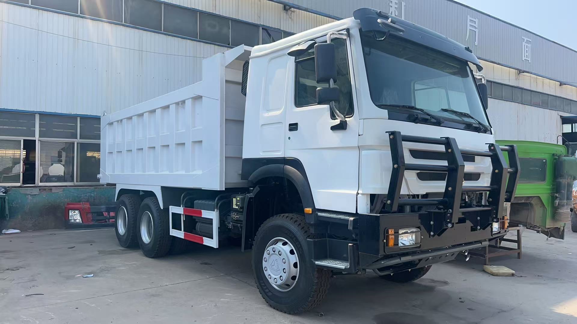 Spot Fully Refurbished Sinotruk HOWO 371 6×4 Heavy Tipper Truck 371HP Complete Vehicle With Full Inspection & Export Documents For Mine Construction Sand Ore Waste Bulk Export Shipment