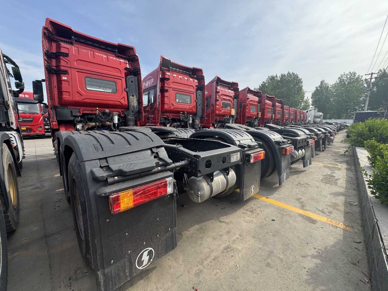 Used 2021 SHACMAN X3000 6×4 Heavy Tractor Truck 460HP Weichai 12L Diesel Engine Fast Manual Gearbox Leaf Spring Chassis For Long Distance Container Coal Transport Export To Central Asia Africa
