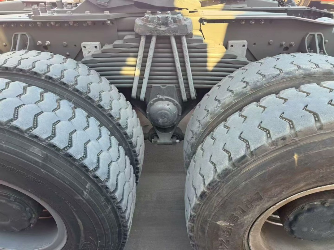 Second Hand High Quality SITRAK C7H Rear 8 Wheel Heavy Tractor Head Full MAN Engine Chassis Inspection For Overseas Mining Construction Freight Transport Project