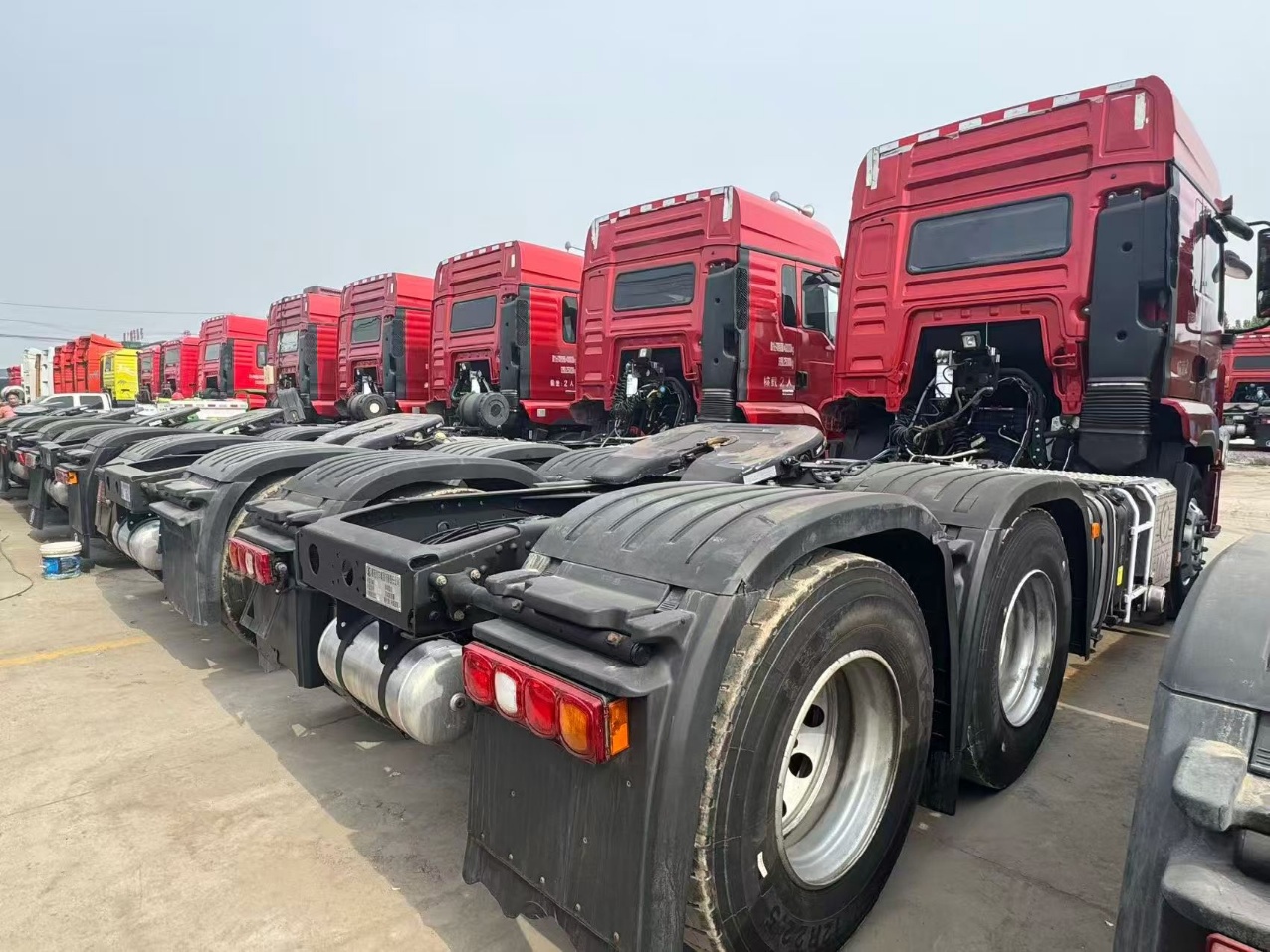 Used Euro 5 SHACMAN M3000S 6×4 Light Tractor Truck 460HP Weichai Diesel Engine Fast Manual Gearbox For Long Distance Container Coal Logistics Export To Africa Central Asia