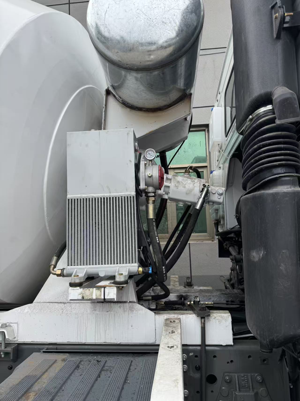 Heavy Duty Truck HOWO National Three Major Pump Mixing Truck