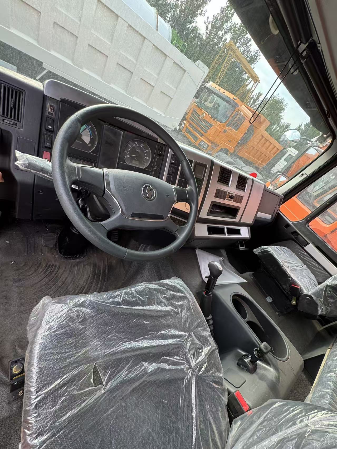 Shaanxi Automobile Delong F3000 6 × 4 heavy-duty dump truck