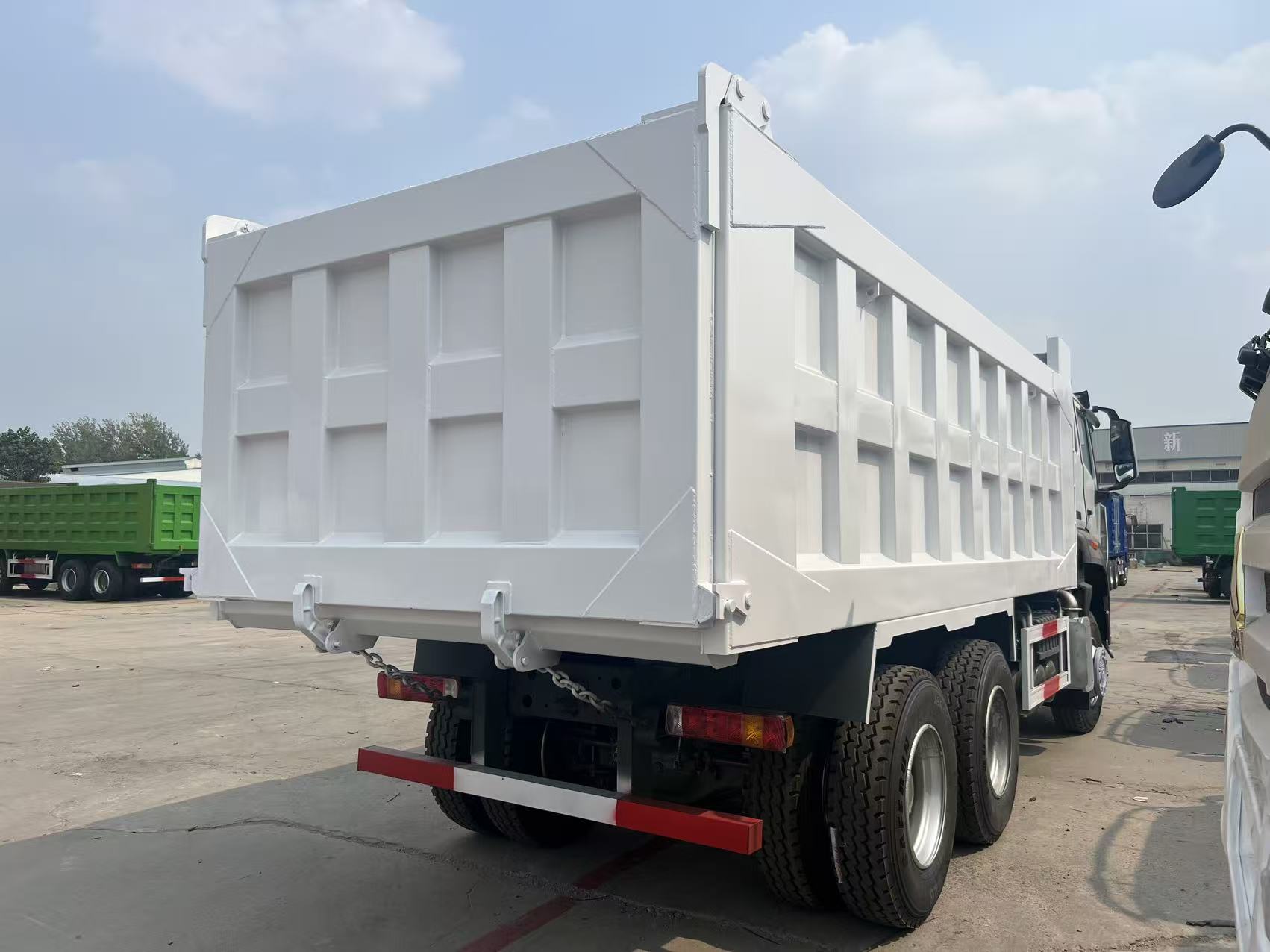 Refurbished Sinotruk HOWO NX371 6×4 Heavy Duty Tipper Truck 371HP Diesel Engine For Construction Mine Sand Gravel Coal Transportation Export