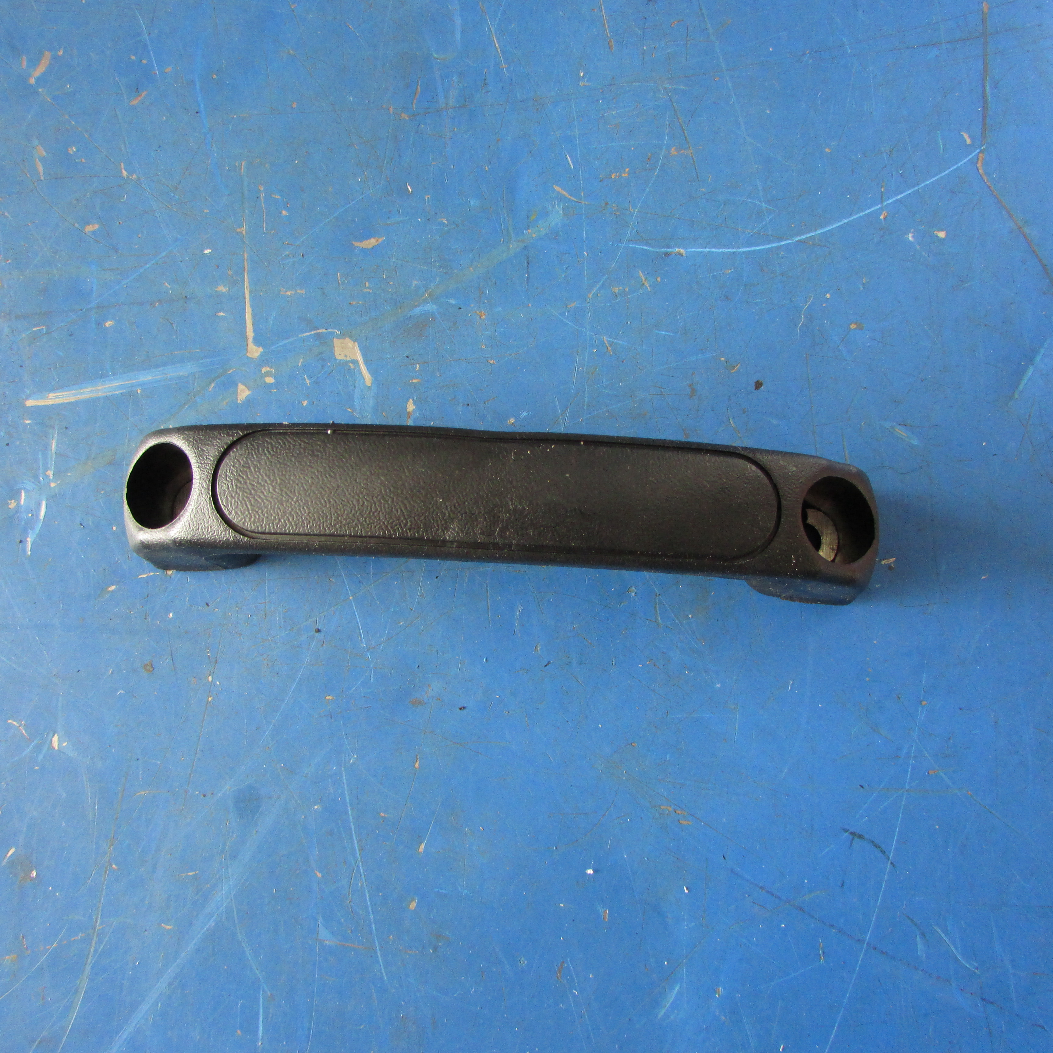 XCMG Sunroof Handle 130 (OEM No. 839901542) – Cabin Roof Opening Handle, Construction Machinery