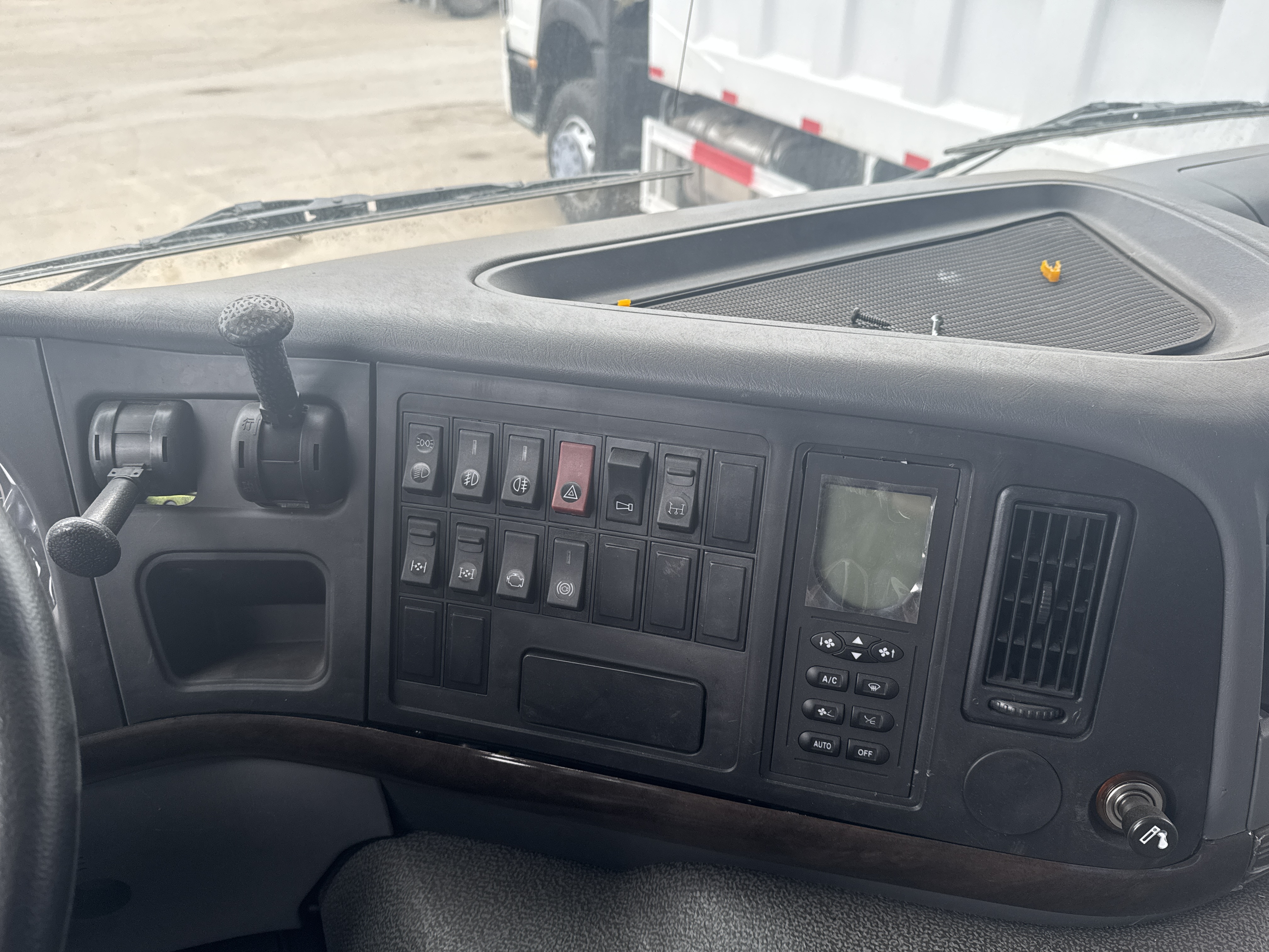 SINOTRUK HOWO 6×4 340HP Stake Fence Cargo Truck