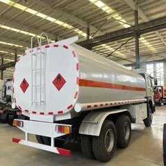 Haowo National Three Major Pump Rear Eight Wheel Oil Tank Truck