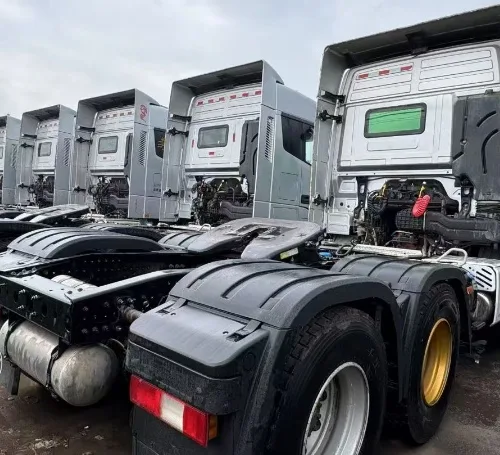 Factory Direct Used AUMAN EST Flat Floor Truck Tractor 580HP Double Layer Chassis Leaf Spring Suspension For Central Asia Southeast Asia Freight Bulk Shipment
