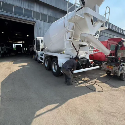 Heavy Duty Truck HOWO National Three Major Pump Mixing Truck