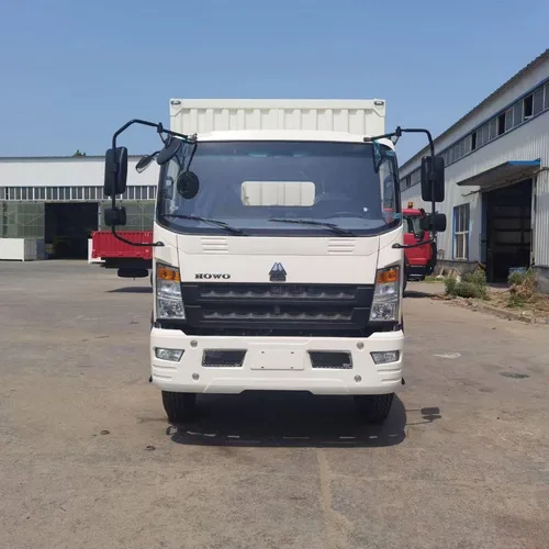 HOWO 4×2 Box Light Truck