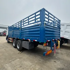 SINOTRUK HOWO 6×4 340HP Stake Fence Cargo Truck