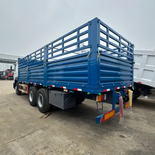 SINOTRUK HOWO 6×4 340HP Stake Fence Cargo Truck