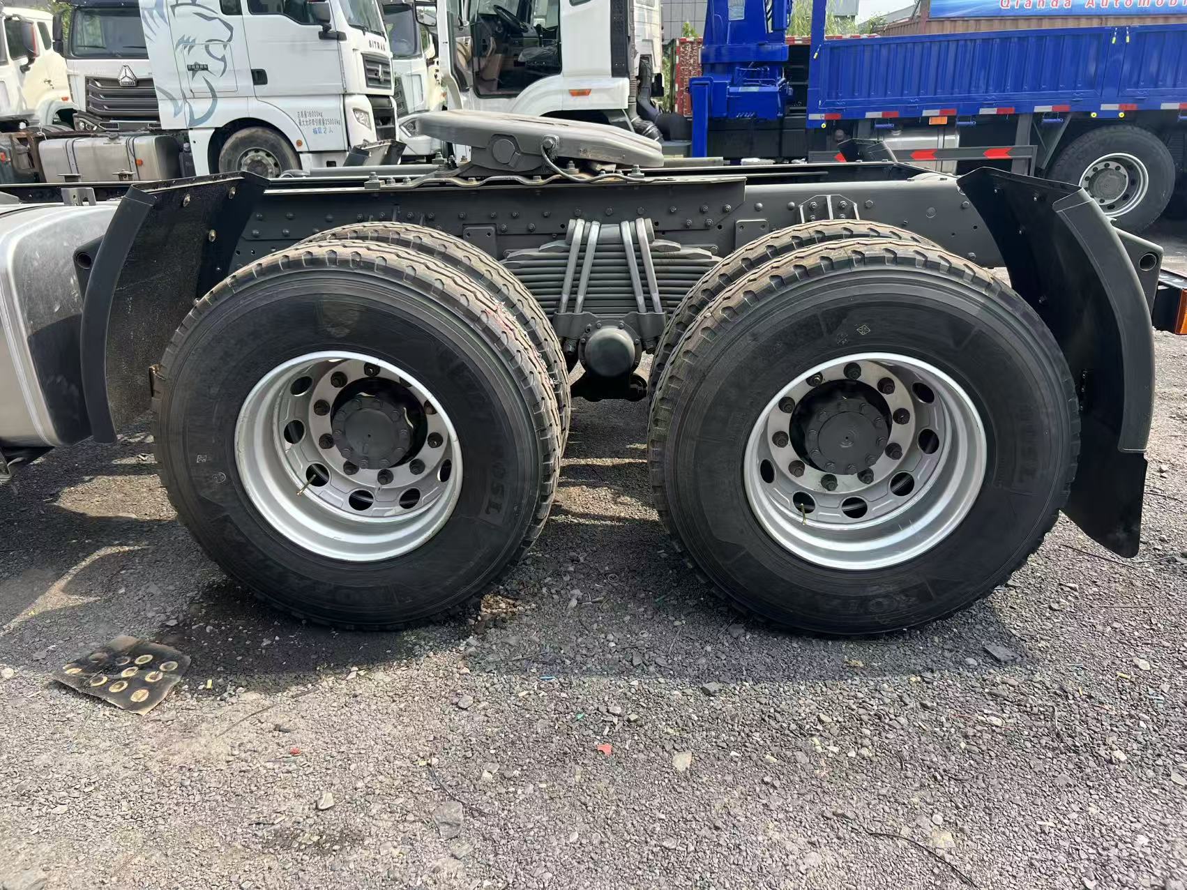Second Hand High Quality Refurbished HOWO NX 6×4 Rear 8 Wheel Tractor Head Full Chassis Engine Inspection Euro III Emission For Overseas Long Haul Freight Project