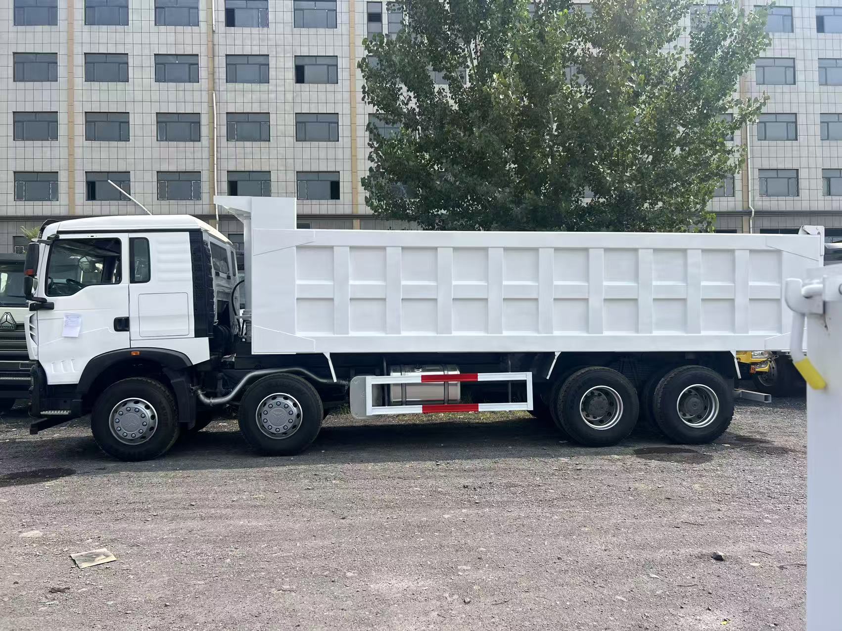 Second Hand High Quality Refurbished HOWO TX Front 4 Rear 8 Wheel Tipper Truck Full Chassis Engine Hydraulic System Inspection For Overseas Urban Construction Mining Transport Project