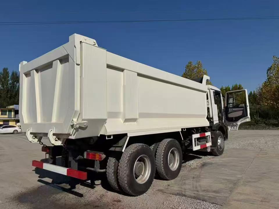 Used HOWO 6X4 10 Wheel Tipper Dump Truck, Thick Wear-resistant Cargo Box Dumper, Second-hand Construction Truck for Africa & Middle East Export