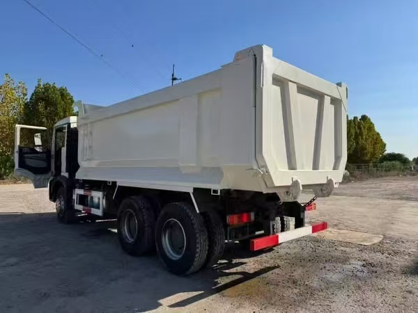 Used HOWO 6X4 10 Wheel Tipper Dump Truck, Thick Wear-resistant Cargo Box Dumper, Second-hand Construction Truck for Africa & Middle East Export
