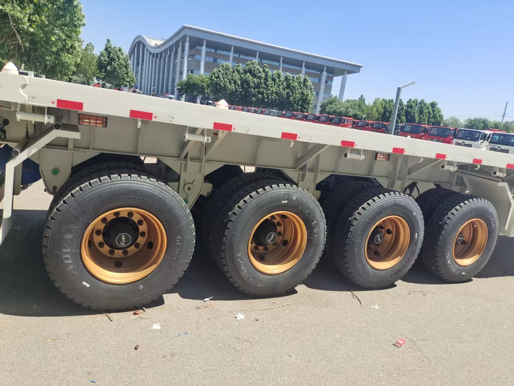Brand New 3 Axle Flatbed Semi Trailer Heavy Duty Container Steel Machinery Transport Flat Semi-Trailer Custom Dimension For Africa Southeast Asia Logistics Export