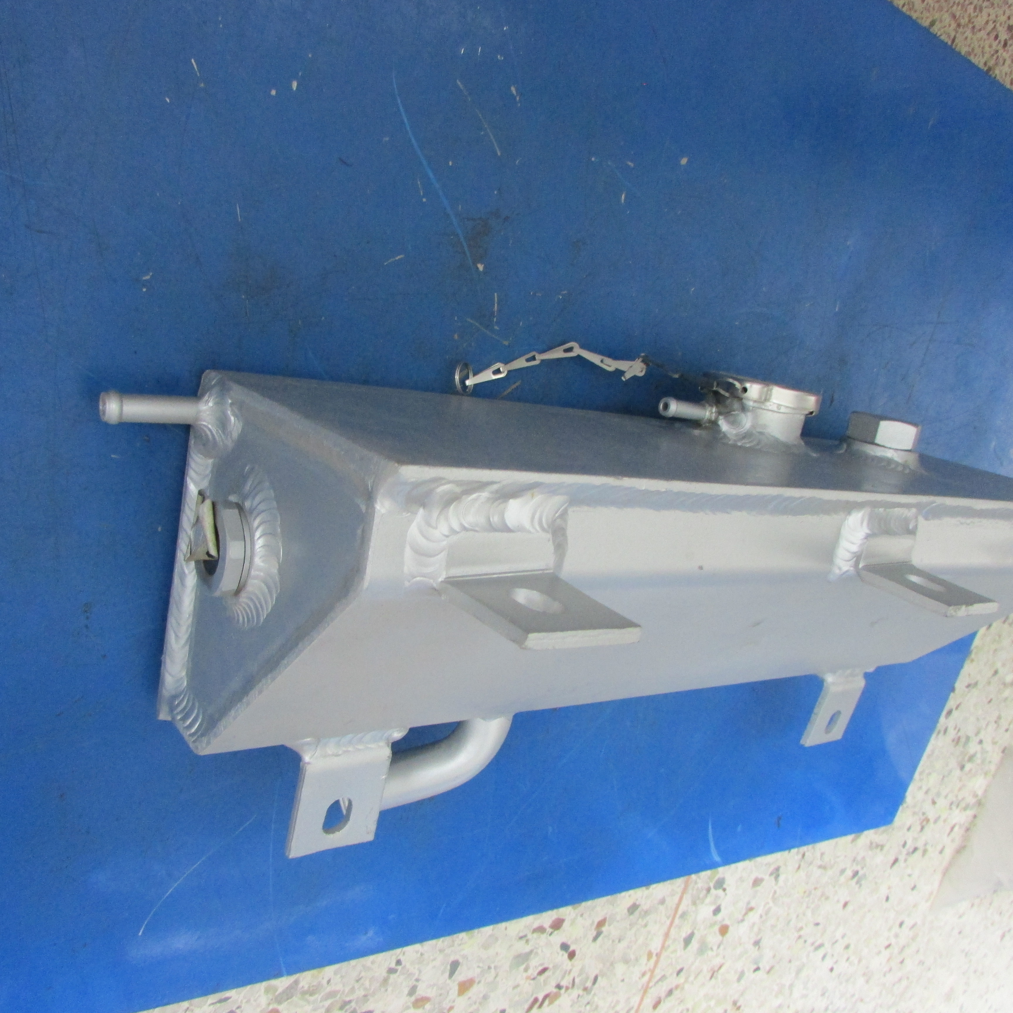 XCMG 800358577 Overflow Tank (Alt. Drawing XGSX01-157-05 / Old 6723533) | Pressure Cap Matched