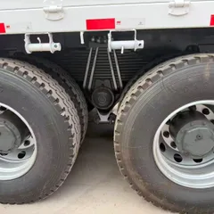 Used HOWO 8X4 Stake Cargo Truck, 12-wheel High Fence Livestock Truck, Second-hand Cargo Lorry for Agricultural Goods Export